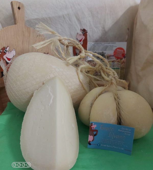 TURATO SILVANO - Caciocavallo  (prezzo ad etto -100 gr)