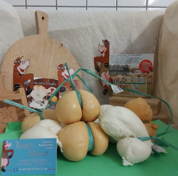 TURATO SILVANO - Scamorza affumicata (prezzo ad etto -100 gr)